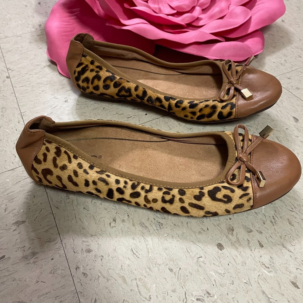 VIONIC Spark Minna‎ Leopard Size 6.5 Ballet Flats Slip On Calf Hair Leather Tan